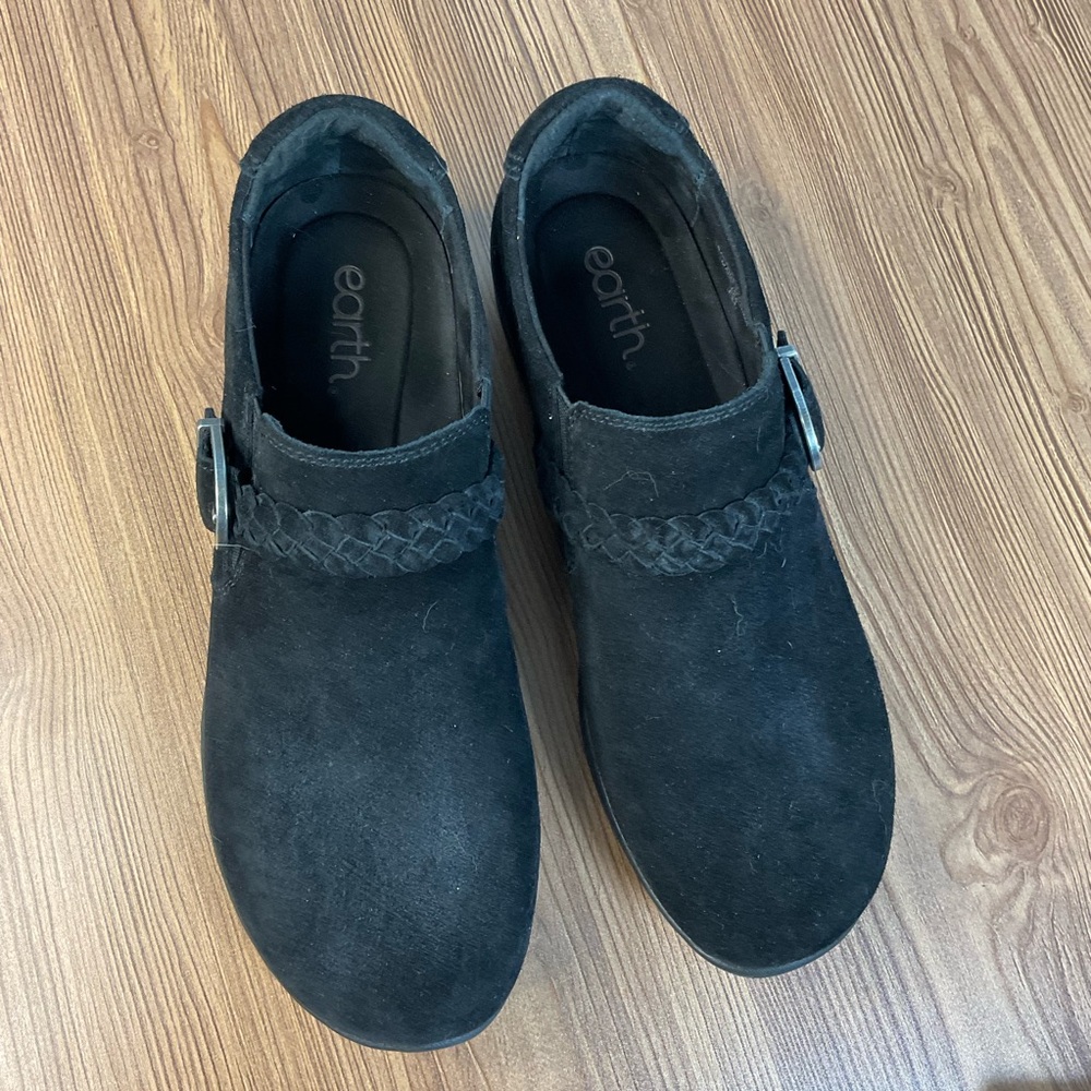Earth Origins Black suede slip on shoes with braided strap and buckle closure
